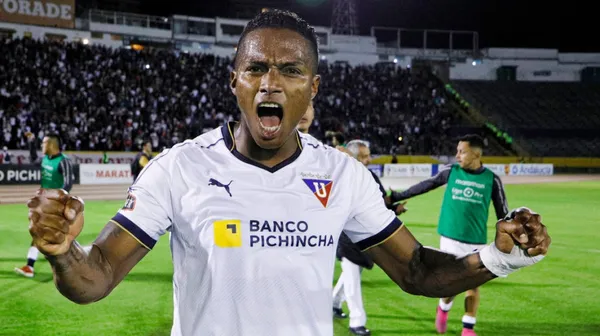 Liga de Quito hizo oficial la salida de Antonio Valencia del club, debido a los problemas económicos que atraviesa el país