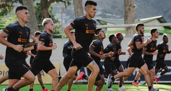 Liga de Quito inició su pretemporada pero se reportaron casos de contagios. El Dr. Richard Cabezas informó quienes son los jugadores aislados y cumpliendo las medidas de bioseguridad