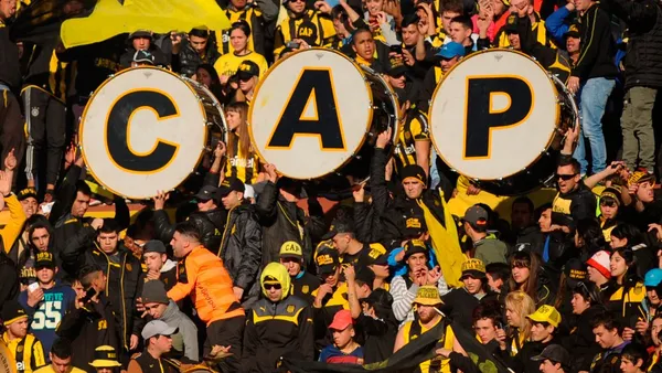 Liga de Quito le envió un saludo a Peñarol por sus 128 años de vida y la hinchada del Carbonero también respondió