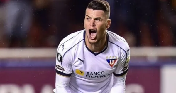 Liga de Quito nuevamente empezó una novela con Carlos Rodríguez, ya que pidieron una gran cifra por su pase para que se quede en Peñarol