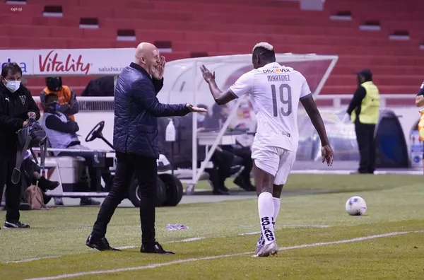 Liga de Quito va recuperando su confianza con victorias, sin embargo los hinchas se resisten a que Pablo Repetto siga como entrenador. Ahora, se da a conocer si los jugadores van por el mismo camino