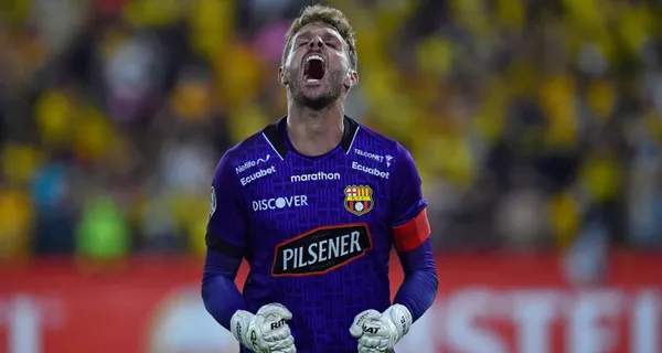 Lo que dijo Carlos Alfaro Moreno de Javier Burrai, no gustó a los hinchas