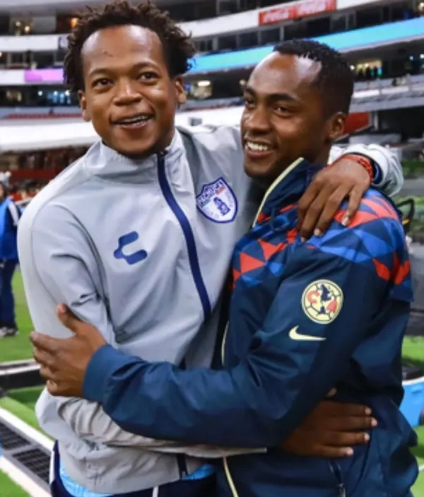 Lo que hizo Romario para que siga jugando