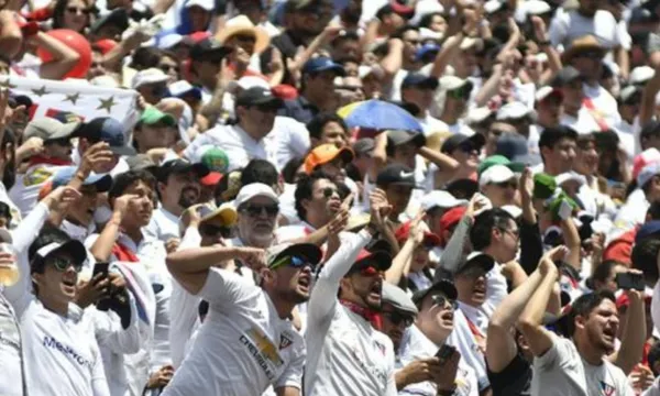 Los aficionados "albos" ya no toleran más el mal rendimiento de la "U"