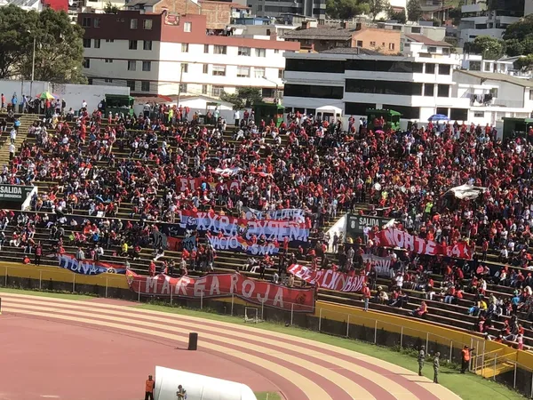 Los aficionados del club no soportan más y quieren que la presidenta dimita