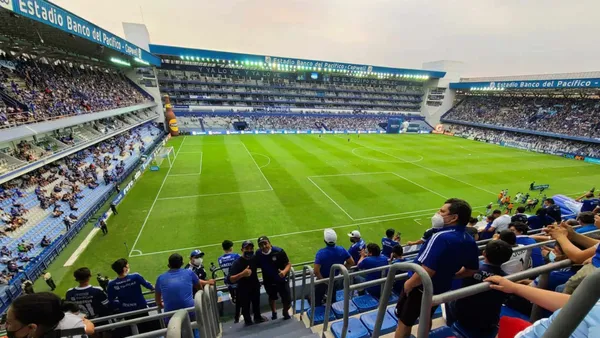 Los aficionados del equipo millonario decidieron hacer una minga para limpiar el Capwell