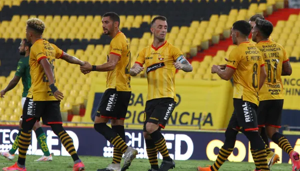 Los aficionados están molestos con el rendimiento del jugador y en las redes sociales no dudan en criticarlo