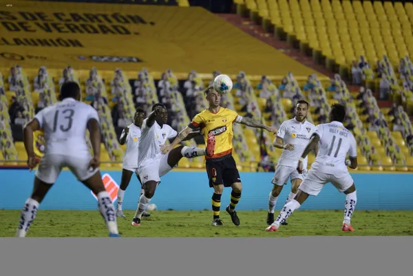 "Los albos" corren como favoritos ante Barcelona SC