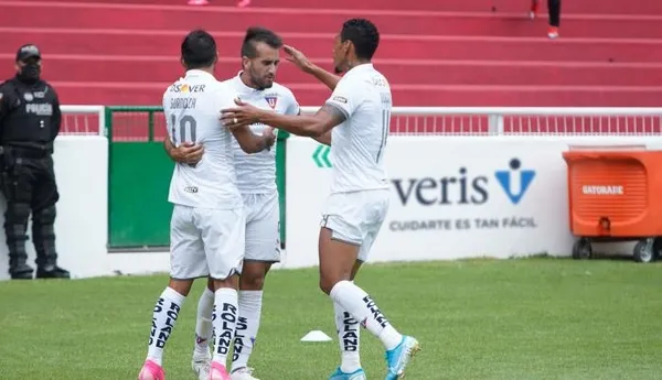 "Los albos" empiezan el movimiento de la plantilla