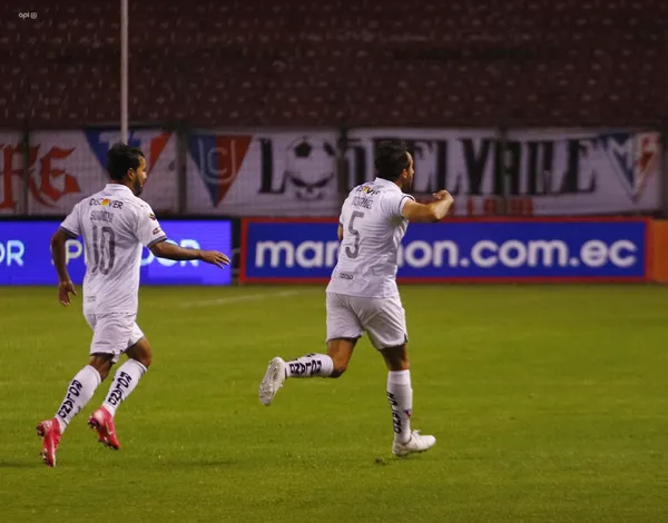 "Los Albos" quieren ser campeones directos