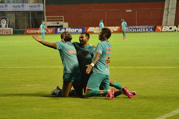 Los Albos se desprenden de una de sus cartas de gol.