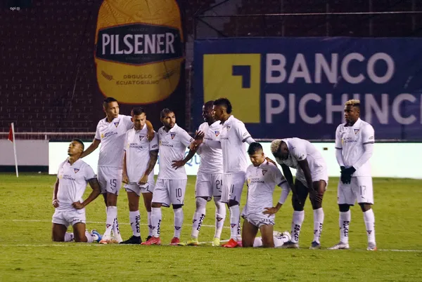 "Los albos" suman otra decepción