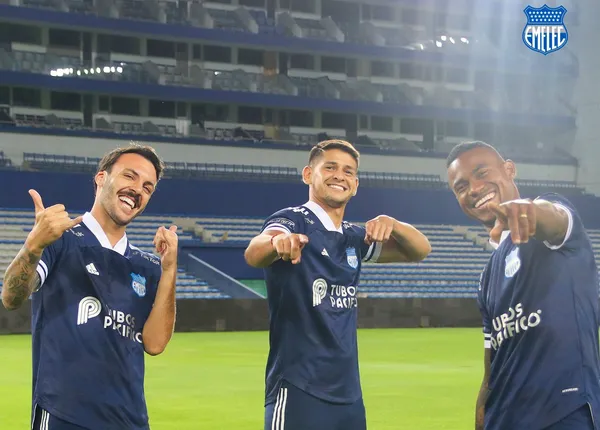 Los eléctricos recibieron un nuevo apodo por los auspiciantes de su camiseta