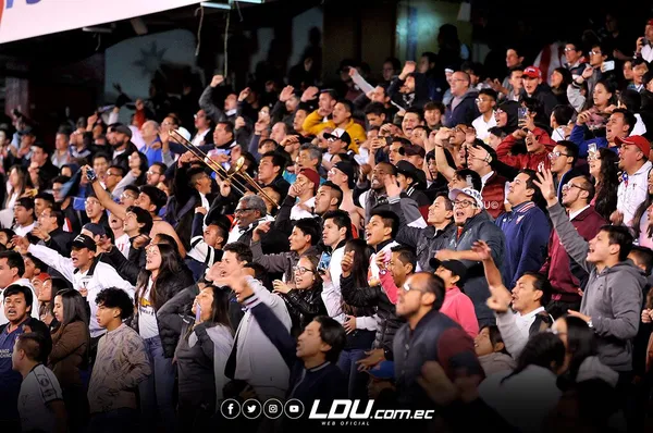 Los fanáticos de la U hablaron sobre el cuadro Cetáceo