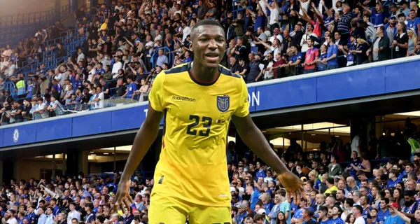 Los hinchas de Chelsea calificaron el desempeño de Moisés Caicedo en Chelsea
