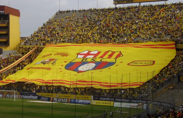 Los hinchas del Ídolo suben fotos rapados como el volante de LDU