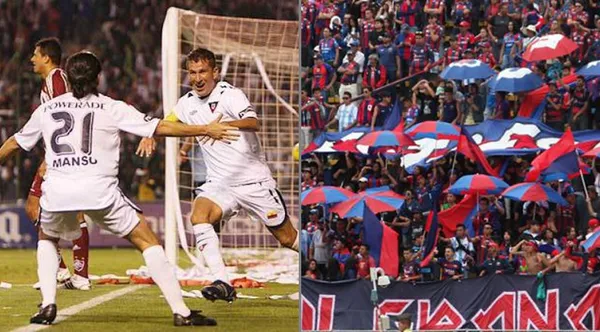 Los hinchas de Deportivo Quito también se unieron a los festejos de LDU por su título de Copa Libertadores, pero de una peculiar manera