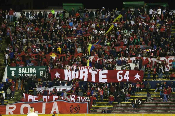 Los hinchas de El Nacional protestaron airadamente porque se le negó la entrada a Casa Blanca y hoy, ante el Rodillo, faltaron