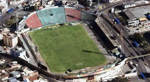 Los hinchas han empezado un nuevo debate de las tres hinchadas que llenan el Bellavista