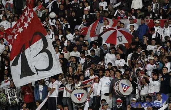 Los hinchas llegaron al Rodrigo Paz