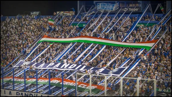 Los hinchas de Vélez no de sienten a gusto de enfrentar a Liga de Quito