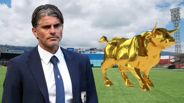 Los hinchas ya no quieren a la vaca dorada de Barcelona SC (Foto tomada de: FEF/César Luis Merlo/Deposiphotos)