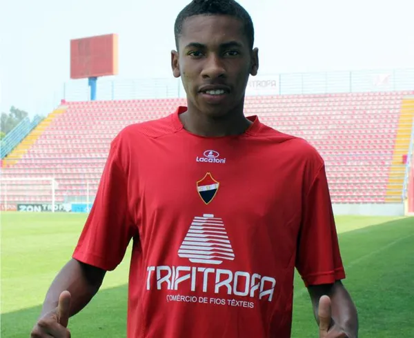 Los jugadores ecuatorianos que empezaron jugando en clubes modestos