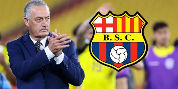 Los jugadores fueron captados conversando con Gustavo Alfaro