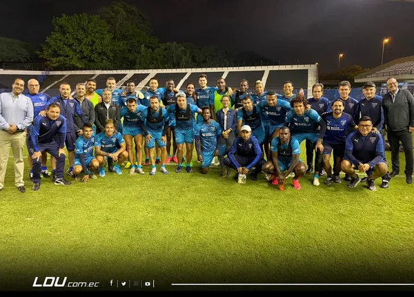 Los jugadores ocuparon bloques y extintores