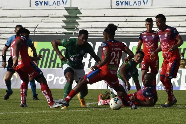 "Los puros criollos" en la peor etapa de su historia