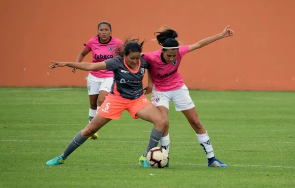 Los salarios son abismales entre estos dos torneos