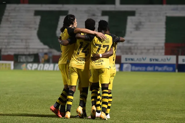 "Los Toreros" ganan como visitantes y se aseguran