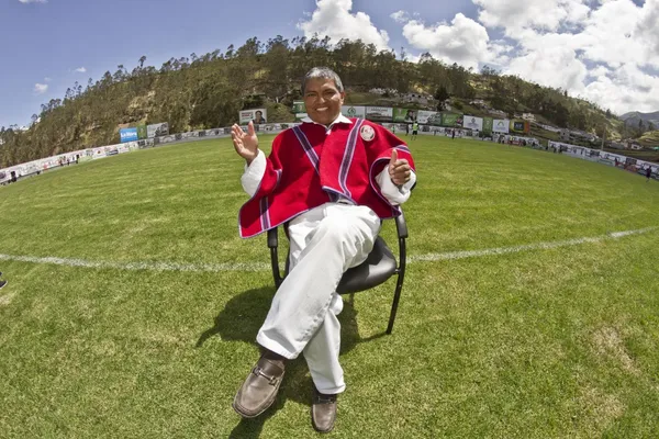 Luis Chango por capricho no acepto las iluminarias que le ofreció Carlos Alfaro Moreno