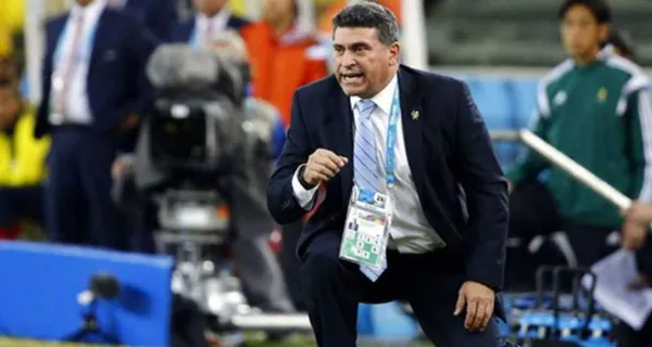 Luis Fernando Suárez es uno de los nombres que suena para ser próximo entrenador de Liga de Quito y su carpeta está en las oficinas del club