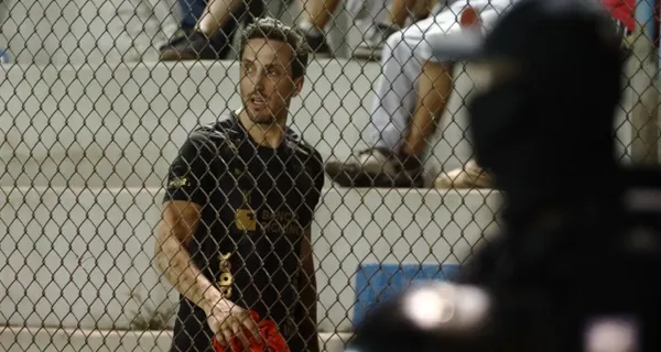 Luis Zubeldía dio la cara luego que lo expulsaran en la primera fecha del Campeonato Ecuatoriano