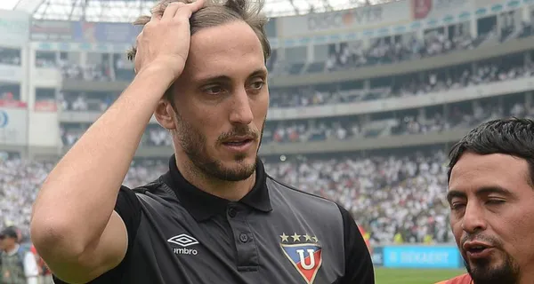 Luis Zubeldía estuvo desde el palco mirando el partido de LDU ante Independiente del Valle