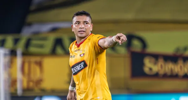 Mario Pineida no está en su mejor momento en Barcelona SC, ni por izquierdo ni derecha