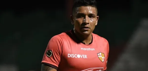 Mario Pineida subió en su cuenta de Instagram una foto con dedicatoria para los hinchas de Barcelona SC