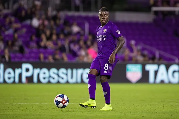 Méndez ya destaca desde el primer partido