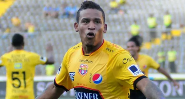 Michael Arroyo es recordado por su paso en Barcelona SC así como el fútbol mexicano donde ganó una fortuna pero ahora en el Amatuer gana poco dinero