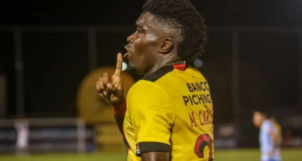 Michael Carcelén sufrió un atraco en las horas recientes, pese a ello demostró compromiso con Barcelona SC