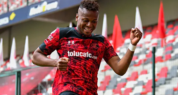 Michael Estrada está en órbita de Boca Juniors y esta vez quien se apersonó de las negociaciones es Juan Román Riquelme, directivo del equipo e ídolo del mismo