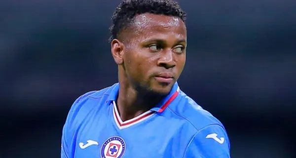 Michael Estrada no la pasa bien en Cruz Azul y ahora recibió una mala noticia