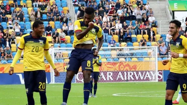 Mientras otros renunciaron a la TRI y peleaban por patacones, la nueva figura de Ecuador les da una lección de que como deben defender los colores del país