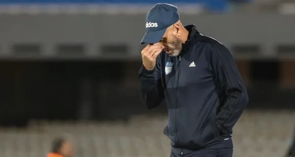 Miguel Rondelli no encuntra la vuelta en Emelec