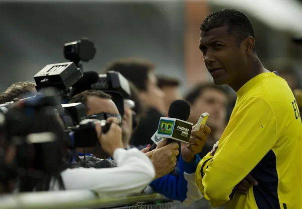 Mina es agente de Frickson Erazo quien le busca equipo para el 2020