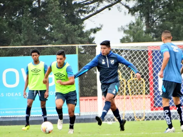 Minda está jugando con Escobar y va muy bien