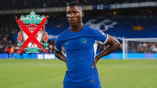 Moisés Caicedo con la camiseta de Chelsea,