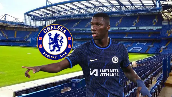 Moisés Caicedo dando indicaciones, escudo Chelsea. Foto tomada de Chelsea