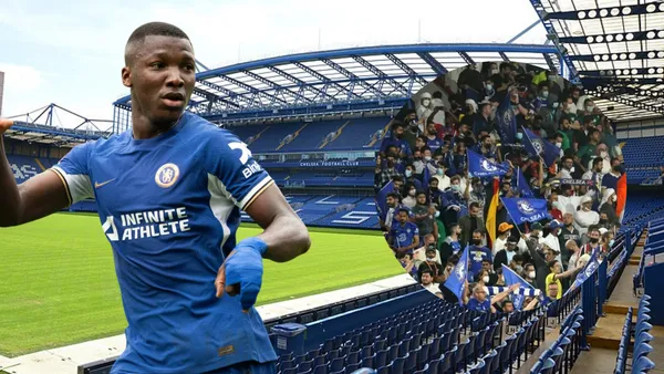 Moisés Caicedo e hinchas del Chelsea (Foto tomada de: Wikipedia/Chelsea/Antena 2)